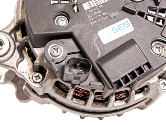 0125811179SEG_005.JPG Ģenerators 180A AUDI A6 0125811179SEG OE 04L903017C