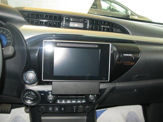 1570-30233_002.JPG Slēdžu panelis TOYOTA HILUX 1570-30233 OE