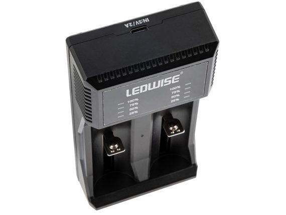 1700-AT850_003.JPG USB-C Battery charger 1700-AT850 OE