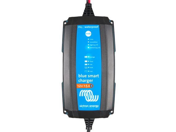 1702-87222_001.JPG VICTRON BLUE SMART IP65 LATURI 12/15(1) 230V 1702-87222 OE
