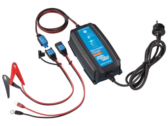 1702-87222_002.JPG VICTRON BLUE SMART IP65 LATURI 12/15(1) 230V 1702-87222 OE