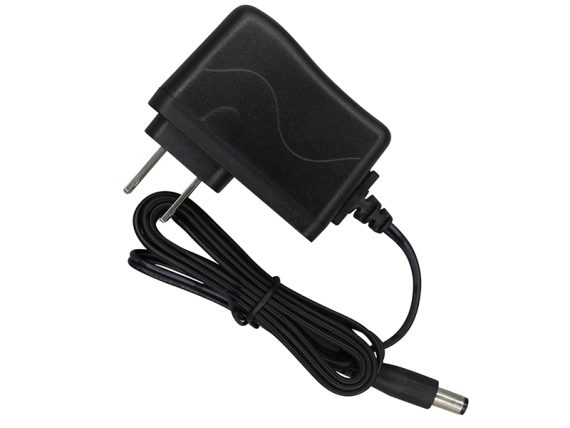 1705-00584_001.JPG Lādētājs Randy III ar AC/DC adapteri 1705-00584 1705-00584 OE