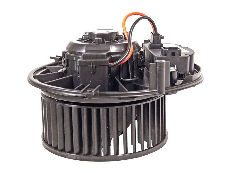 MAHLE LÄM. MOOTTORI SIS. VASTUS VAG 9033-19563MAHLE OE 3Q1819021A